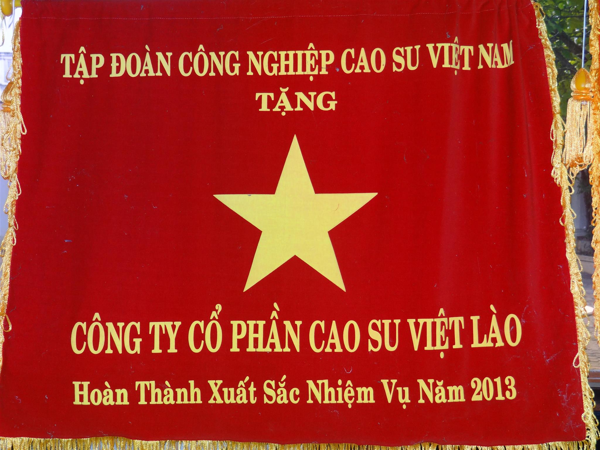 Bằng khen hoàn thành xuất sắc năm 2012